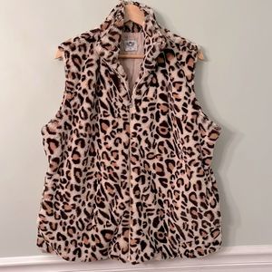 Womens Faux Fur Cheetah Outterwear Vest Size XL